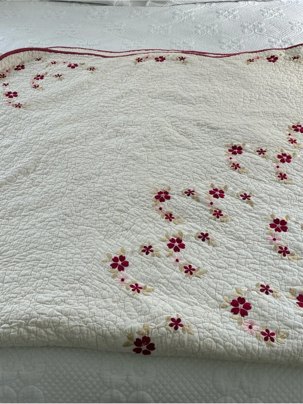 Sunham Home Fashions Full Queen Quilt Cream White Red Floral Embroidered Vine